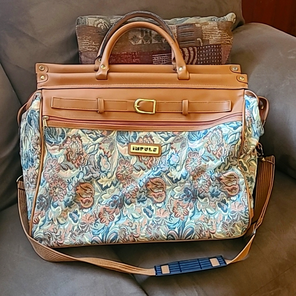 Impuls Womans Travel/Duffle Bag w/ flower motif